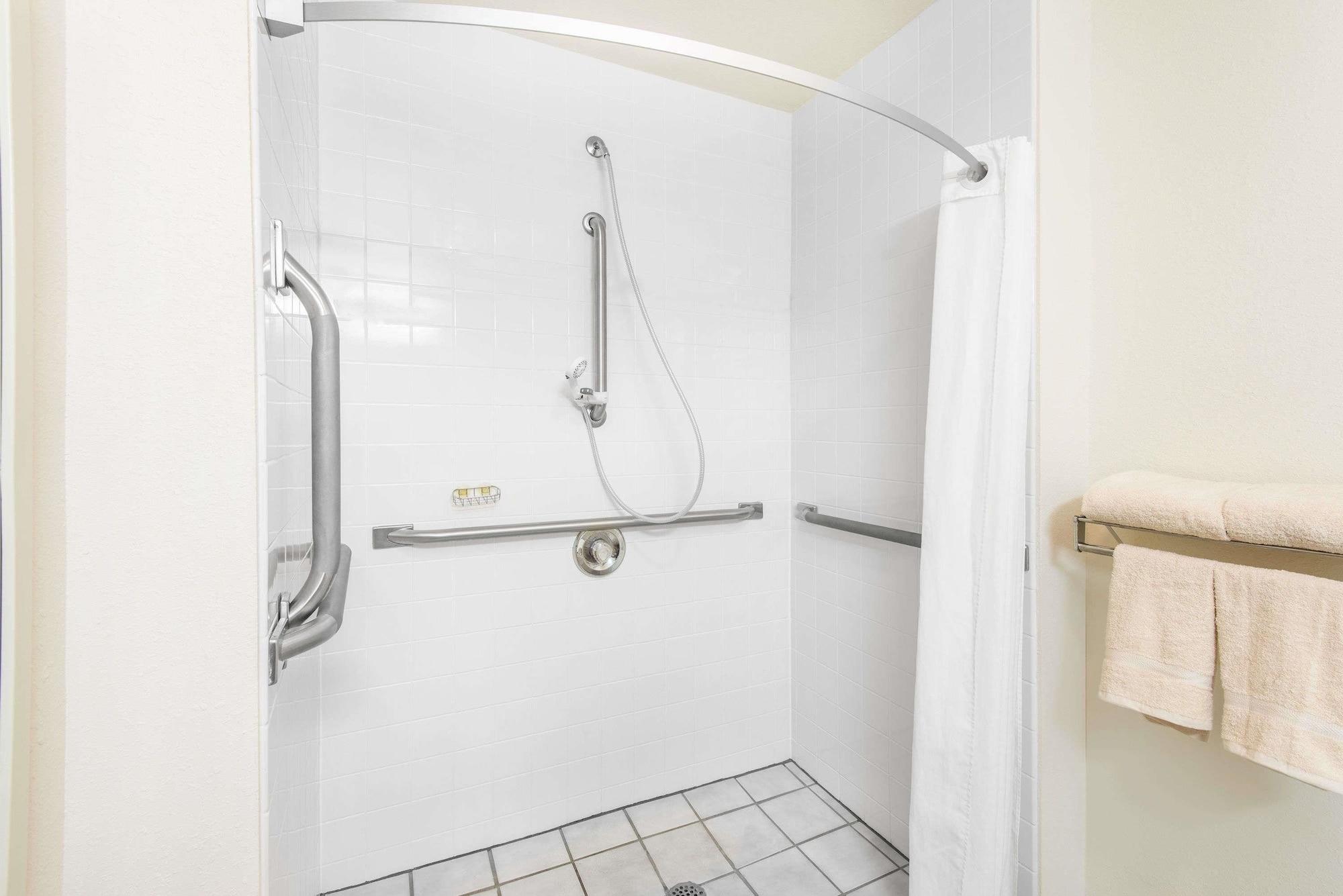 Super 8 By Wyndham West Middlesex/sharon Area Hotel West Middlesex