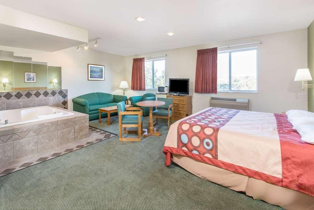 Hotel Super 8 By Wyndham West Middlesex/sharon Area West Middlesex