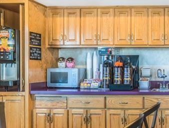 Hotel Super 8 By Wyndham West Middlesex/sharon Area
