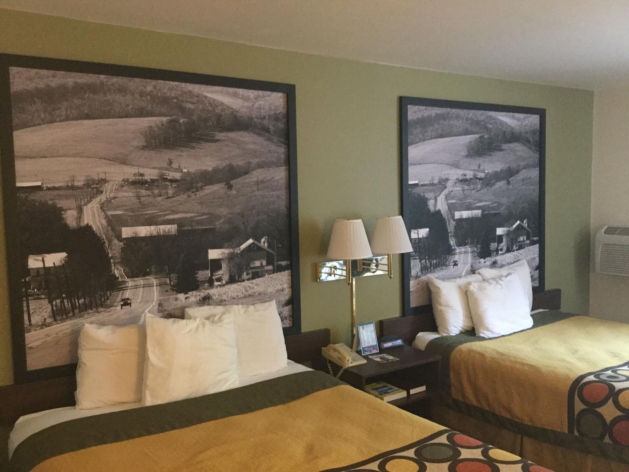 Super 8 By Wyndham West Middlesex/sharon Area Hotel