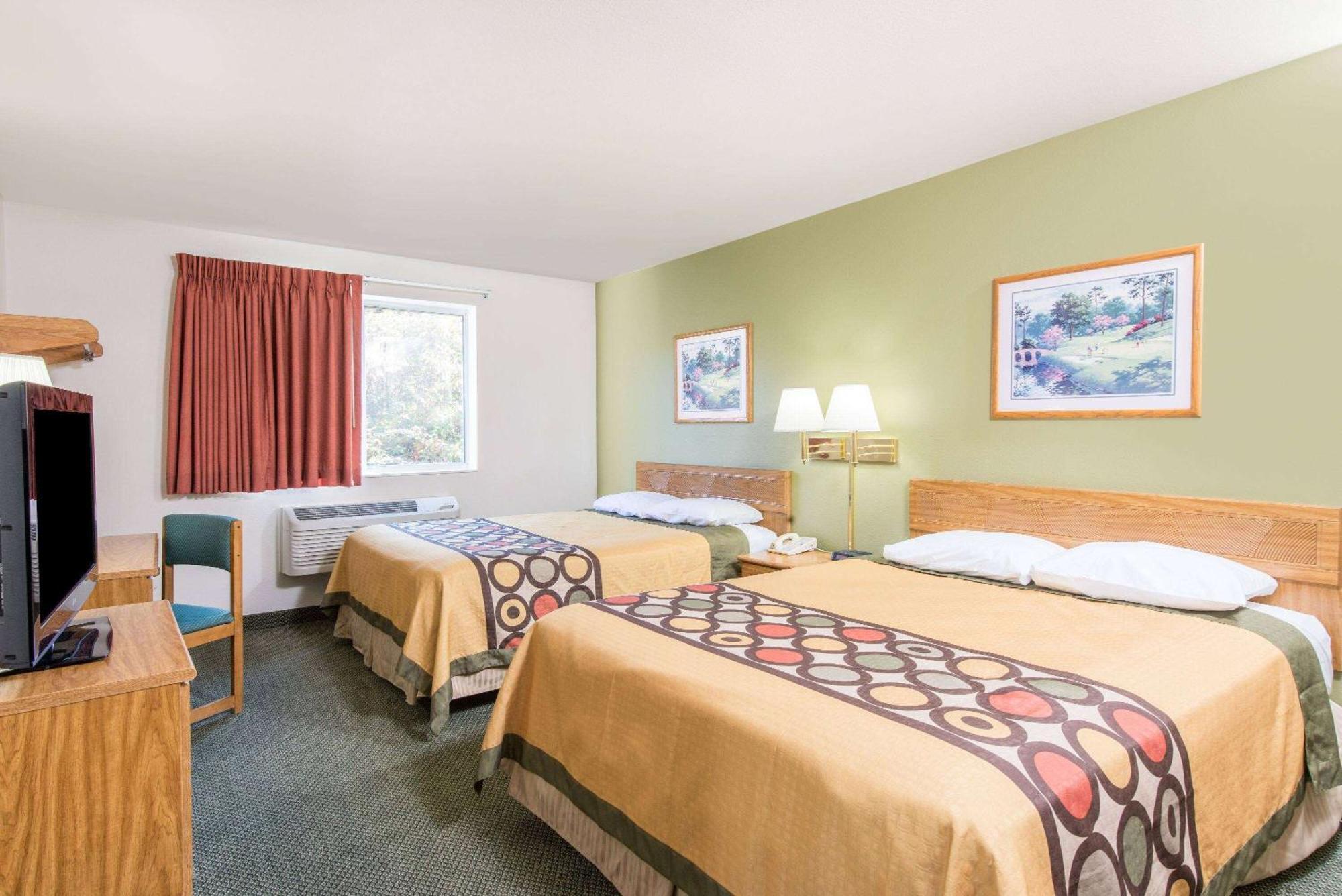 Hotel Super 8 By Wyndham West Middlesex/sharon Area